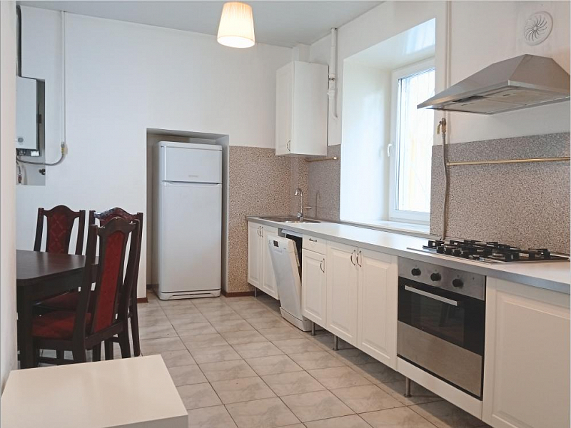 3-комн. квартира, 101.7 м², этаж 2/6
