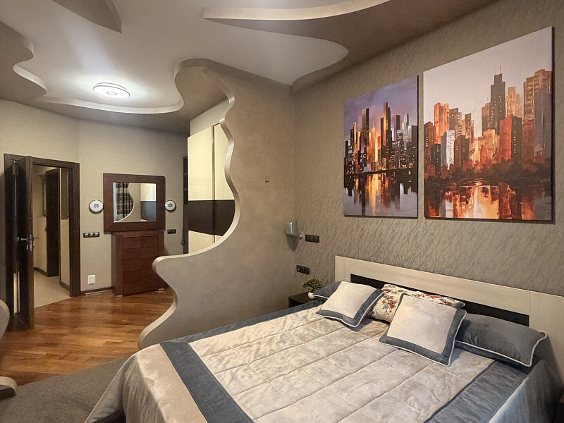 2-комн. квартира, 68.5 м², этаж 4/5