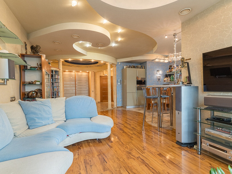 5-комн. квартира, 180 м², этаж 7/17