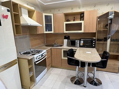 Снять квартиру г Хабаровск, ул Железнякова, д 11 55000 рублей