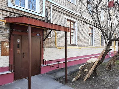 Продать комнату г Москва, Светлый проезд, д 4 к 1 4800000 рублей